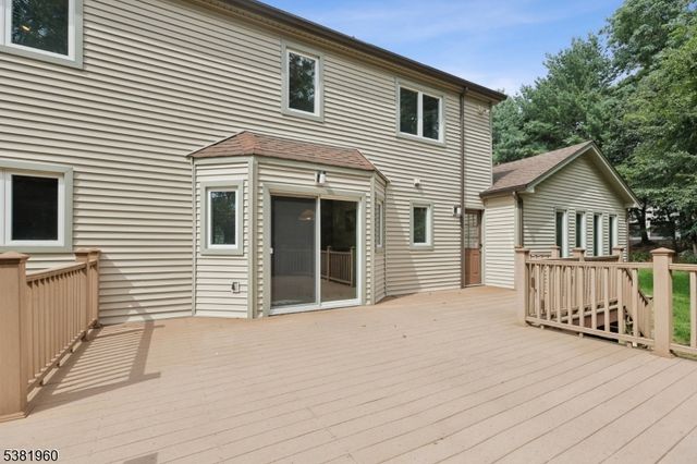 7 Canyon Woods Ct, Holmdel Twp., NJ 07733