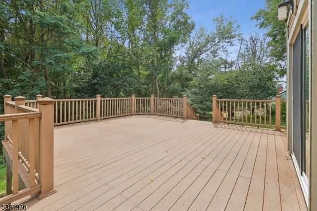 7 Canyon Woods Ct, Holmdel Twp., NJ 07733