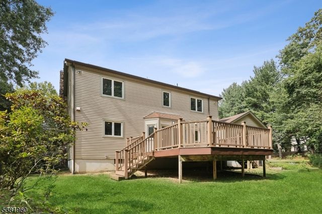 7 Canyon Woods Ct, Holmdel Twp., NJ 07733