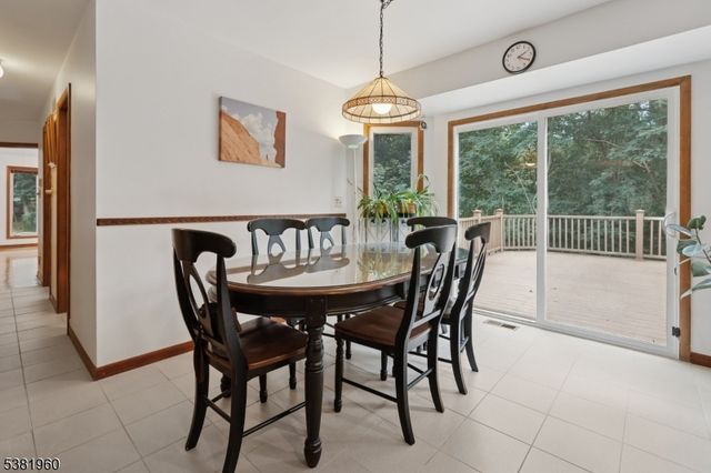 7 Canyon Woods Ct, Holmdel Twp., NJ 07733