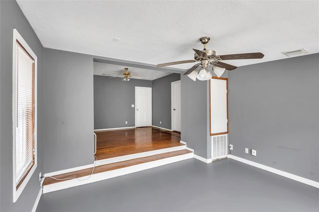 11909 Bluebonnet LN, Manchaca, TX 78652