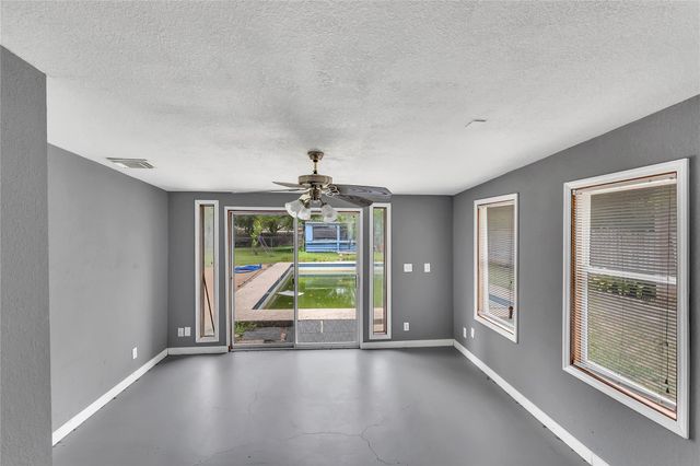 11909 Bluebonnet LN, Manchaca, TX 78652