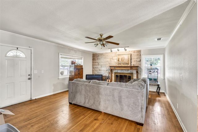 11909 Bluebonnet LN, Manchaca, TX 78652
