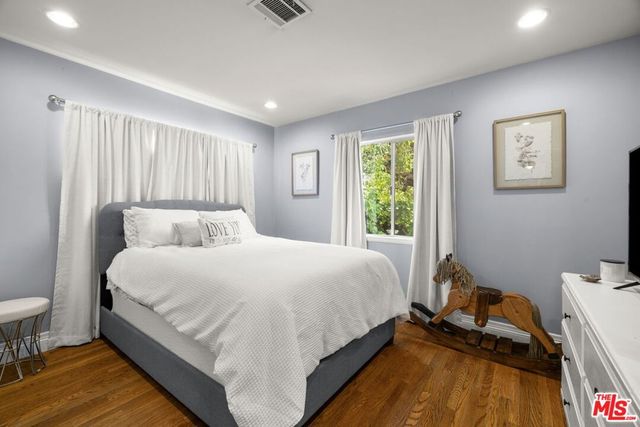 17630 Kittridge Street, Lake Balboa, CA 91406