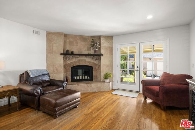17630 Kittridge Street, Lake Balboa, CA 91406