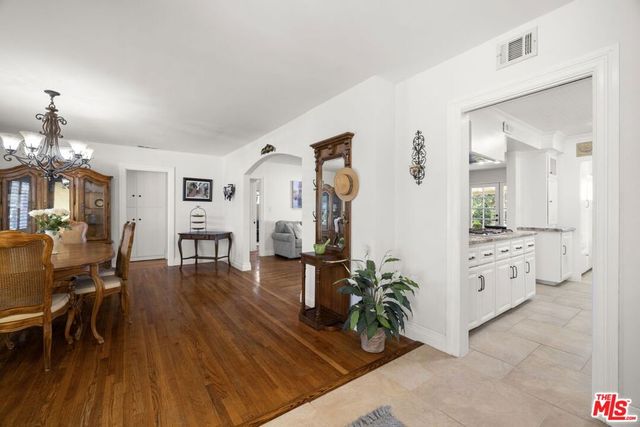 17630 Kittridge Street, Lake Balboa, CA 91406