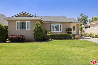 17630 Kittridge Street, Lake Balboa, CA 91406