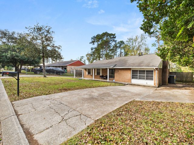 2004 Columbus Cir, Leesville, LA 71446