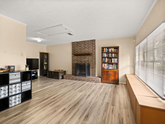 2004 Columbus Cir, Leesville, LA 71446