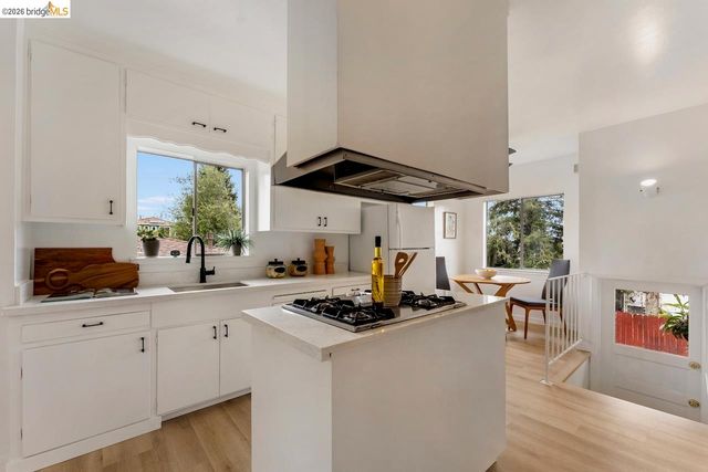 2939 Florida St, Oakland, CA 94602