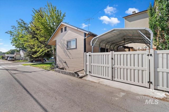 616 S 9th Ave, Caldwell, ID 83605