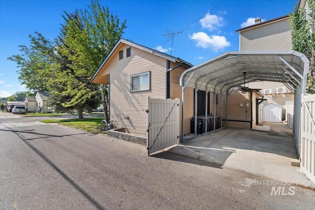 616 S 9th Ave, Caldwell, ID 83605