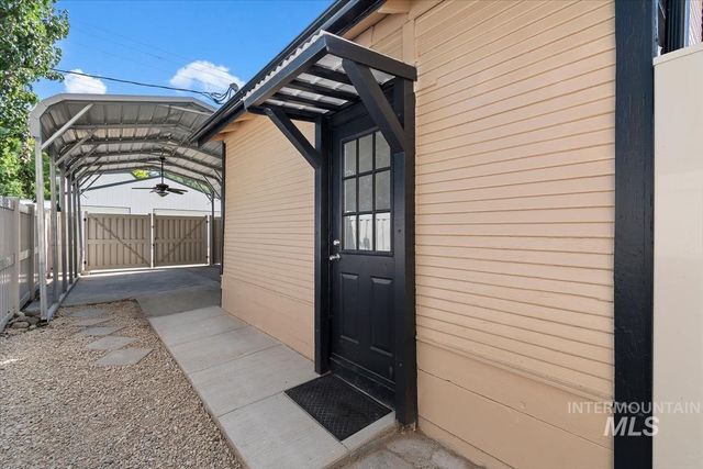 616 S 9th Ave, Caldwell, ID 83605