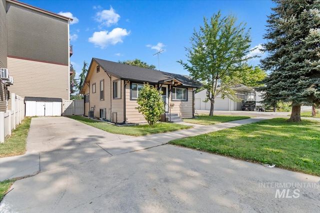 616 S 9th Ave, Caldwell, ID 83605