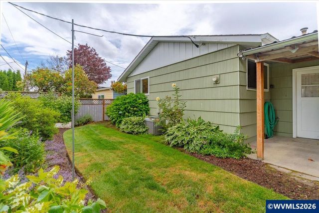 1563 Vanderbeck Ln, Woodburn, OR 97071