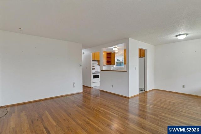 1563 Vanderbeck Ln, Woodburn, OR 97071