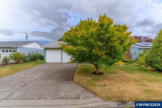 1563 Vanderbeck Ln, Woodburn, OR 97071
