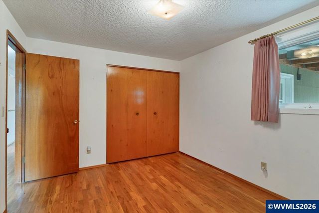 1563 Vanderbeck Ln, Woodburn, OR 97071