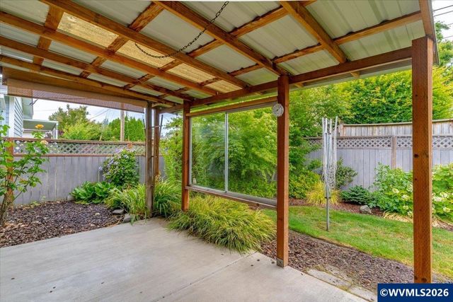 1563 Vanderbeck Ln, Woodburn, OR 97071