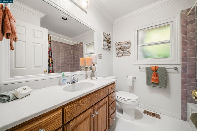 31 Elliot Dr, Pleasant Hill, CA 94523