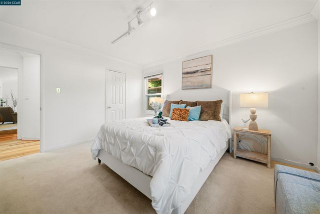 31 Elliot Dr, Pleasant Hill, CA 94523