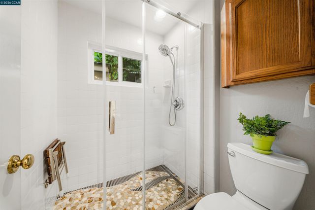 31 Elliot Dr, Pleasant Hill, CA 94523