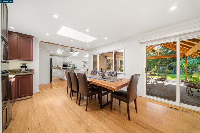 31 Elliot Dr, Pleasant Hill, CA 94523