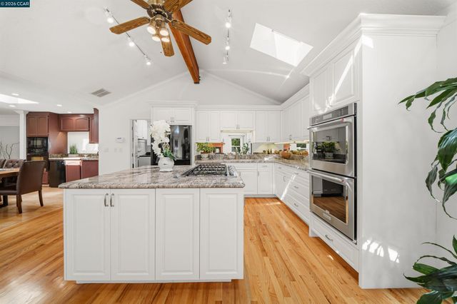 31 Elliot Dr, Pleasant Hill, CA 94523