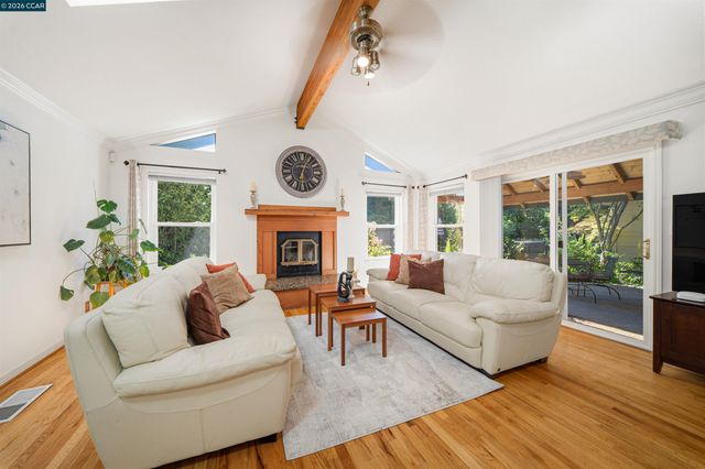 31 Elliot Dr, Pleasant Hill, CA 94523