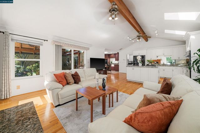 31 Elliot Dr, Pleasant Hill, CA 94523