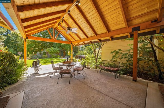31 Elliot Dr, Pleasant Hill, CA 94523