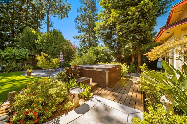31 Elliot Dr, Pleasant Hill, CA 94523