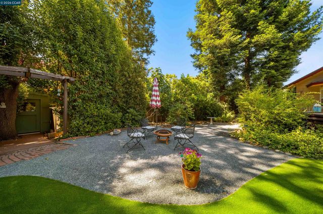 31 Elliot Dr, Pleasant Hill, CA 94523