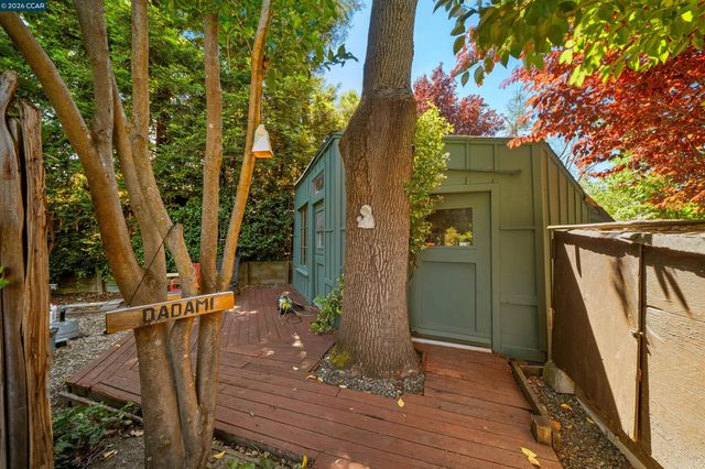 31 Elliot Dr, Pleasant Hill, CA 94523