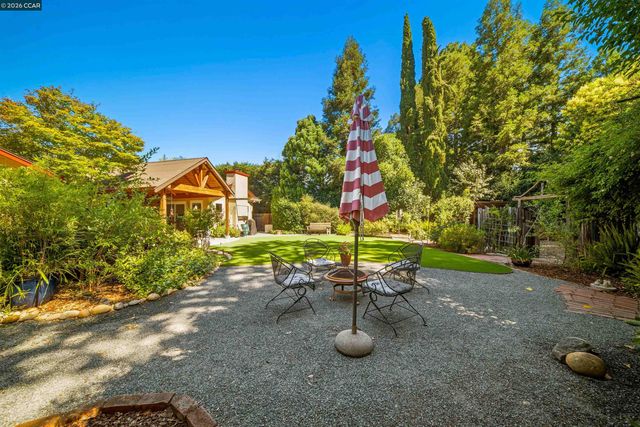 31 Elliot Dr, Pleasant Hill, CA 94523