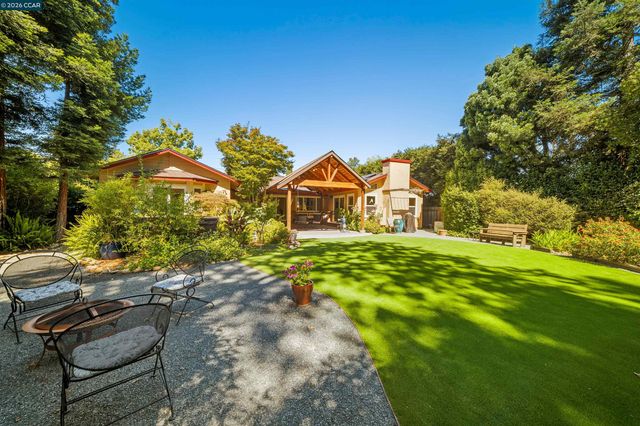 31 Elliot Dr, Pleasant Hill, CA 94523
