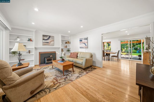 31 Elliot Dr, Pleasant Hill, CA 94523
