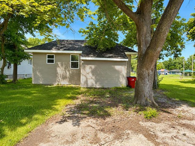1027 Broadway, Benton Harbor, MI 49022