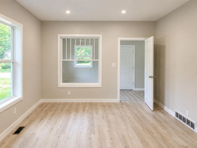1027 Broadway, Benton Harbor, MI 49022