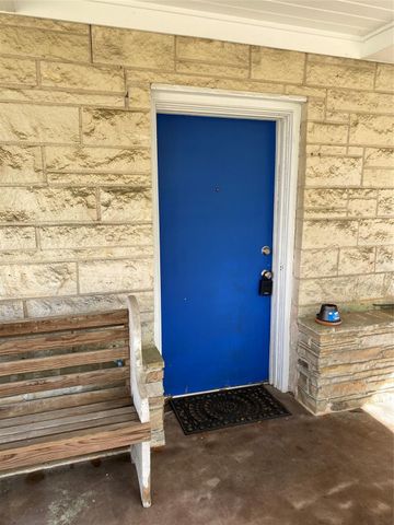 2002 Avenue O, Huntsville, TX 77340