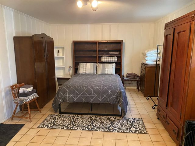 2002 Avenue O, Huntsville, TX 77340