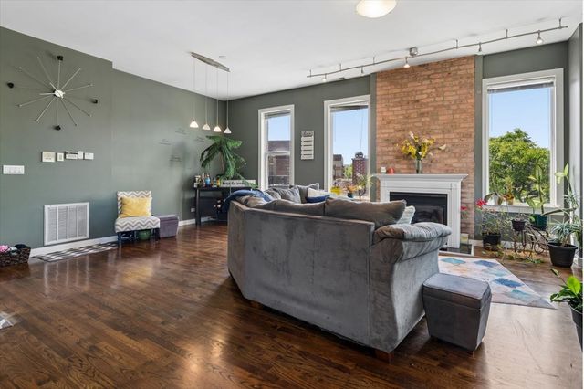 6417 S Minerva Avenue 3-SW, Chicago, IL 60637