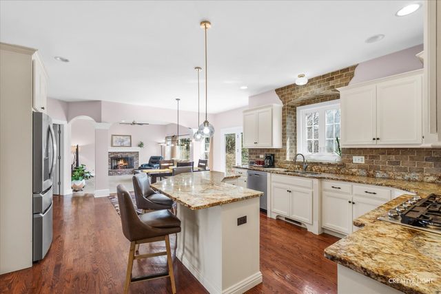 13006 Timber Wood Circle, Plainfield, IL 60585