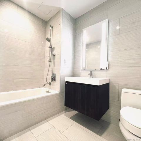 13105 40th Road 11M, Flushing, NY 11354