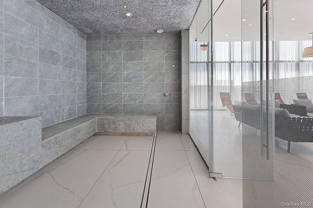 13105 40th Road 11M, Flushing, NY 11354