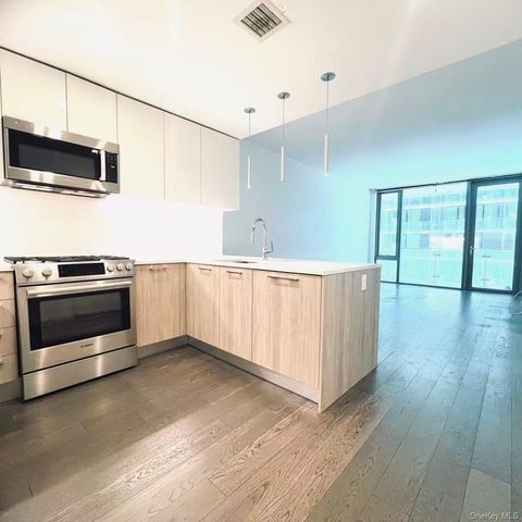 13105 40th Road 11M, Flushing, NY 11354