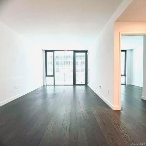 13105 40th Road 11M, Flushing, NY 11354
