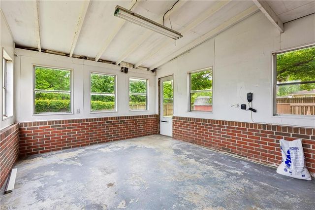 520 Beech DR, Newport News, VA 23601