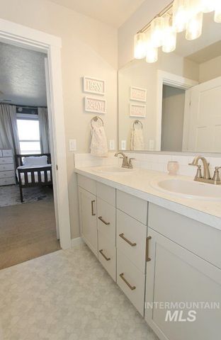 7802 S Dewberry Ave., Boise, ID 83709