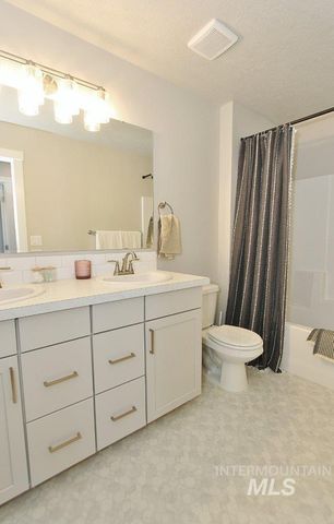 7802 S Dewberry Ave., Boise, ID 83709